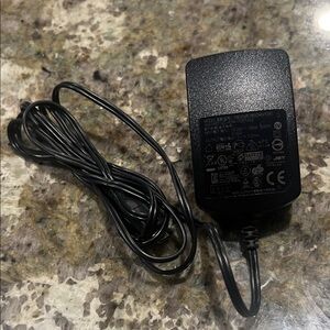 Genuine BlackBerry PSM04R-050CHW1(M) AC power adapter/wall charger